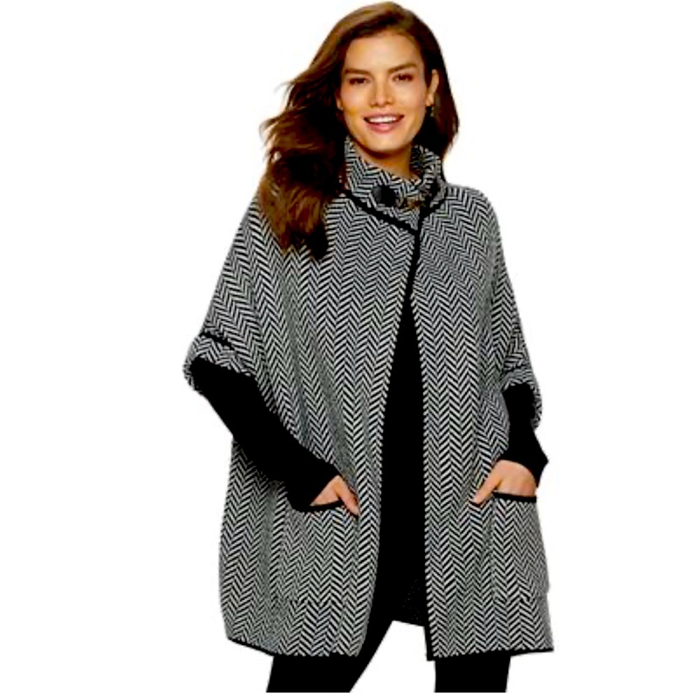 Cozy capelet from Apt. 9. Stylish and comfortable.